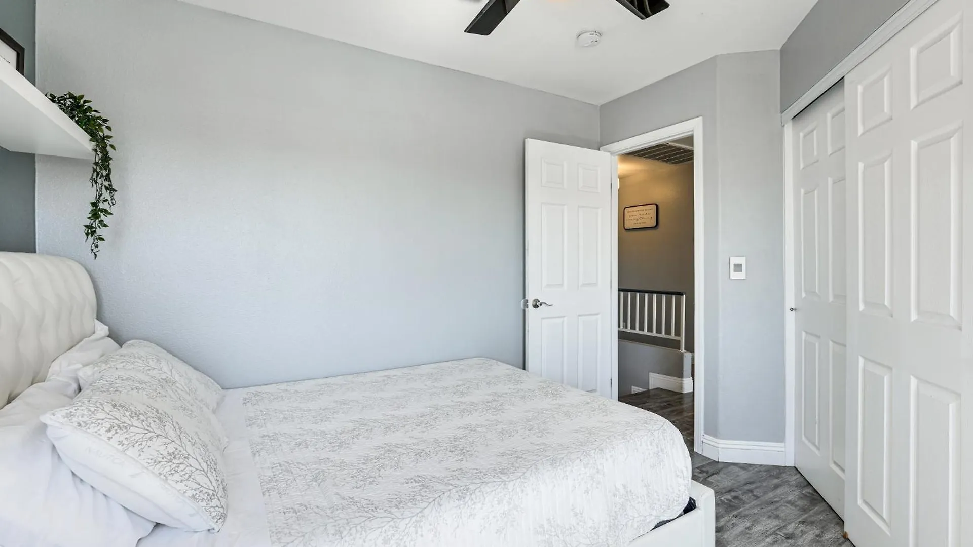 Dog-Friendly Las Vegas Escape With Patio! 미국